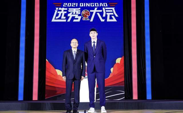 小威温网首轮落败缺席发布会，道歉解释后引发退出双打的担忧