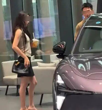 中国第一2米36巨人鲍喜顺,坚持生娃不听劝,如今儿子长多高?
