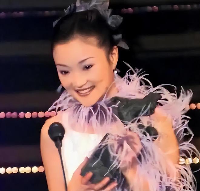 范乔丹KD交易被叫停？队记称大头归队仍先发 预计10人轮换阿杜还在