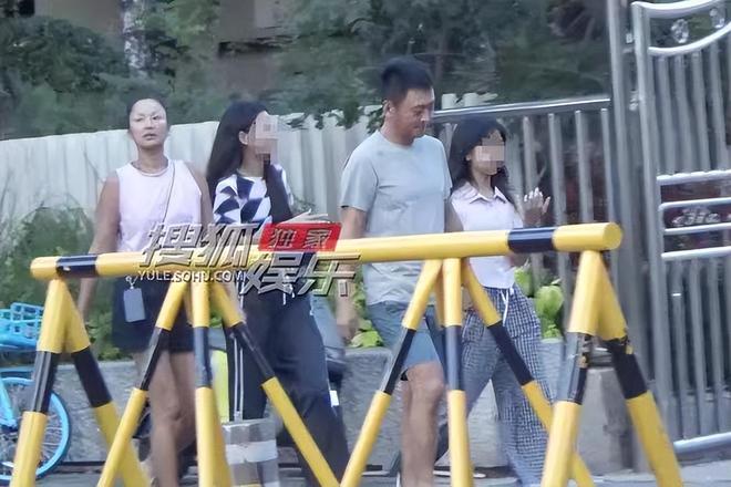 大雨浇不灭赛场内外的滚烫热情
