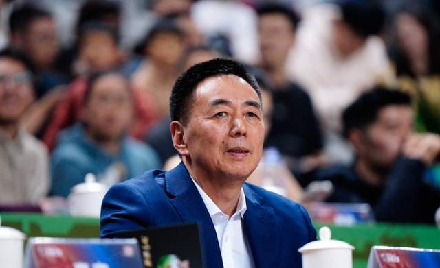 小威温网首轮落败缺席发布会，道歉解释后引发退出双打的担忧