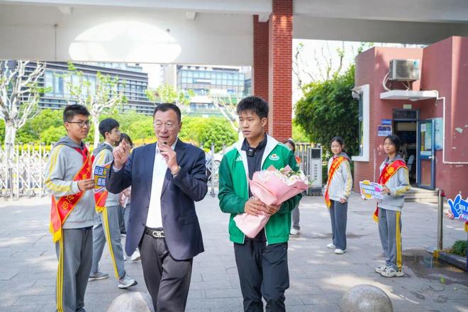 曼联四黑汉：天赋碾压却集体翻车，离开红魔后反而活明白了？说起曼联那些年被球迷吐槽的“水货”，“暗黑四天王”这称号绝对是杀伤力...