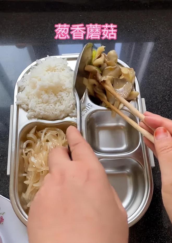 宁愿续约34岁费利佩,也不续约30岁罗慕洛,成都蓉城骚操作让人看不懂