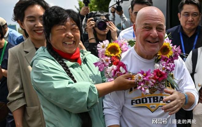 王虹获奖后感言：很幸运能够在合适的时间遇见合适的人，得到正确的引导