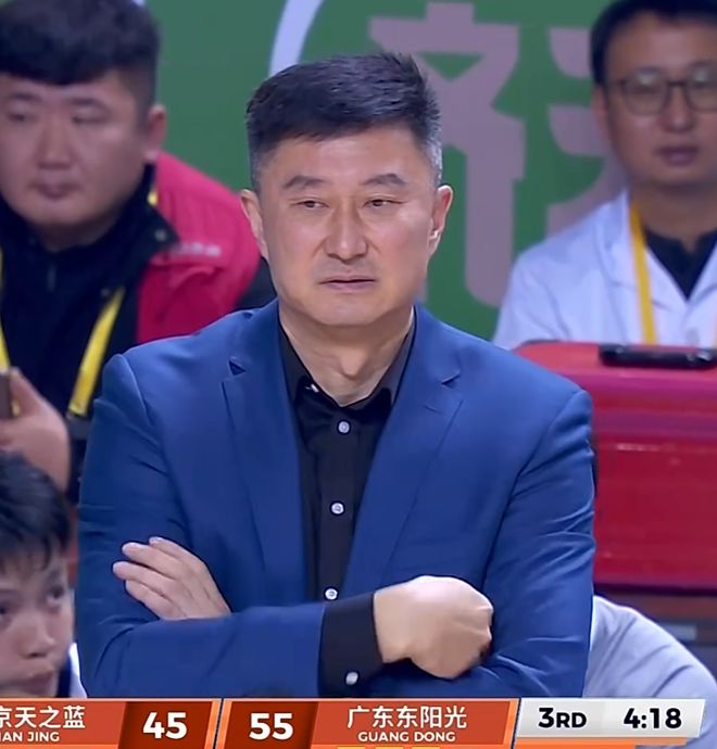 刚拿冠军就退役，当晚直接打包行李走人，这姑娘的操作把全网看傻