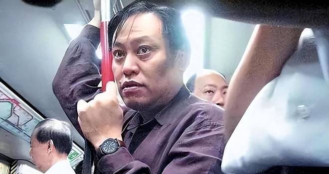 张帅两盘不敌穆霍娃致王欣瑜成独苗,斯瓦泰克透露赢球后大哭原因