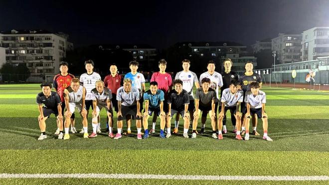 诺斯科娃进决赛:学好发接发走遍天下都不怕,请认准捷克技校!