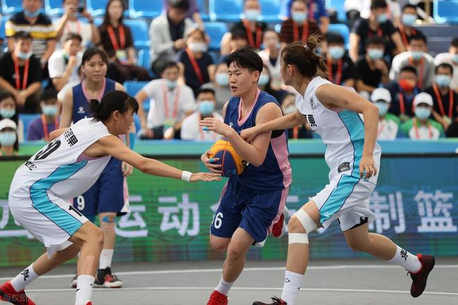 “充电媛”是什么梗?网友说车要充电、人也要充电!
