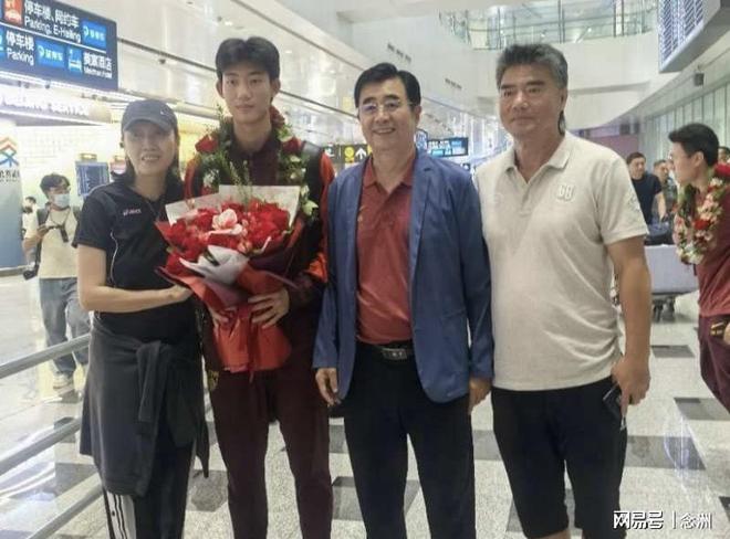 揭幕战最低价超1000美元！尼克斯宣布暂停销售球票：自称定价失误