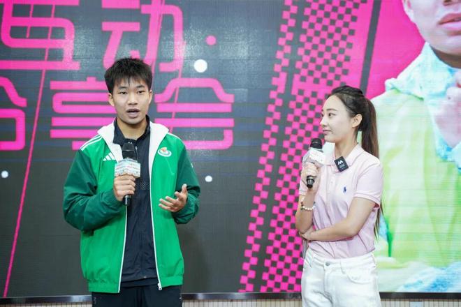曼联四黑汉：天赋碾压却集体翻车，离开红魔后反而活明白了？说起曼联那些年被球迷吐槽的“水货”，“暗黑四天王”这称号绝对是杀伤力...