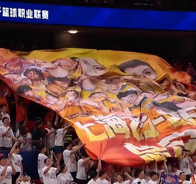 穆里尼奥调侃曼城时 皇马后院起火了