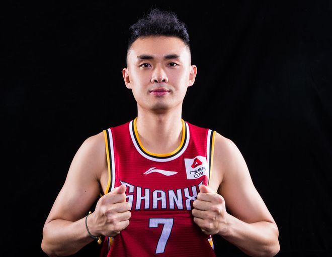 魔术裁掉艾萨克,骑士该出手了